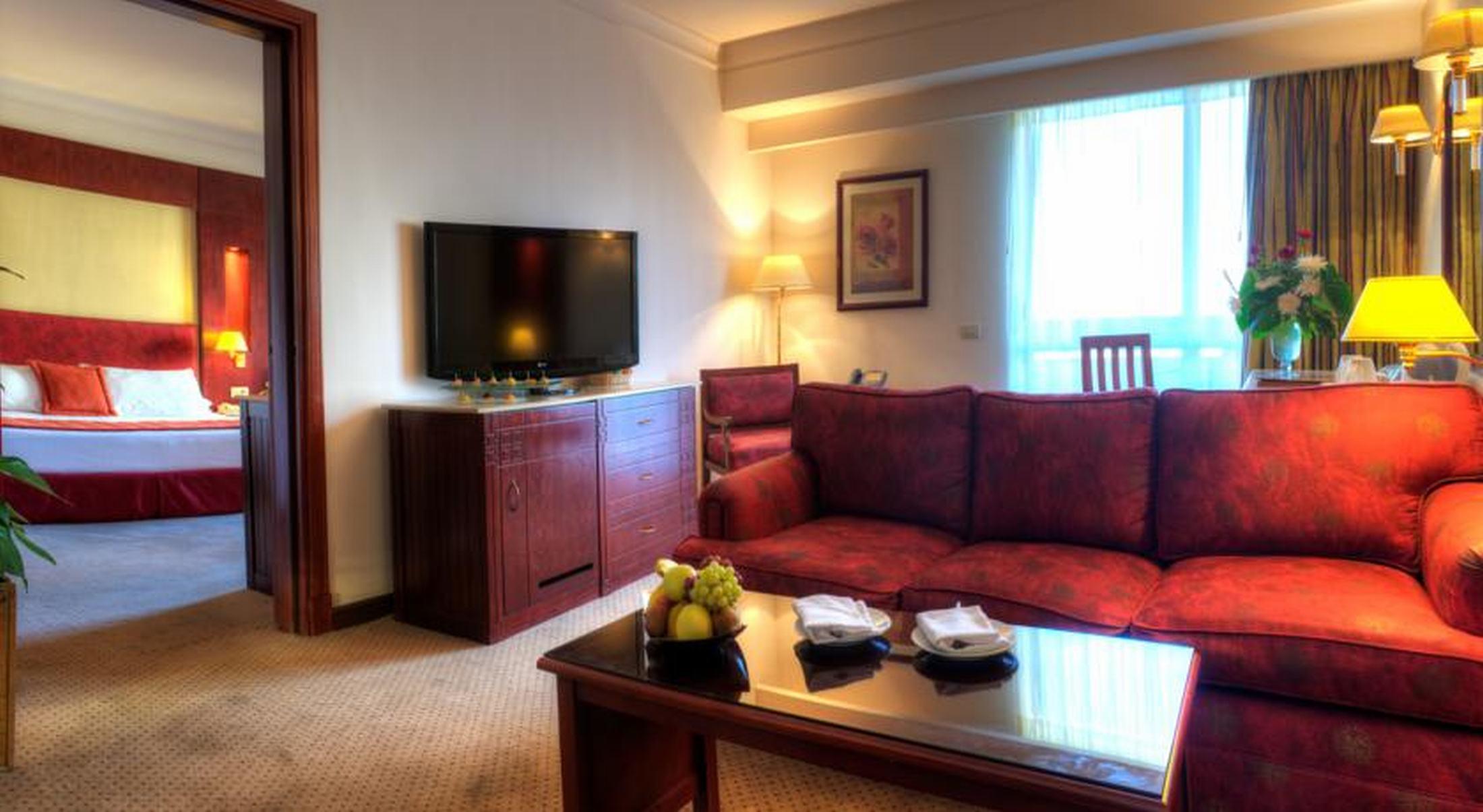 โรงแรมซาเฟอไคโร Giza ภายนอก รูปภาพ A suite at the hotel