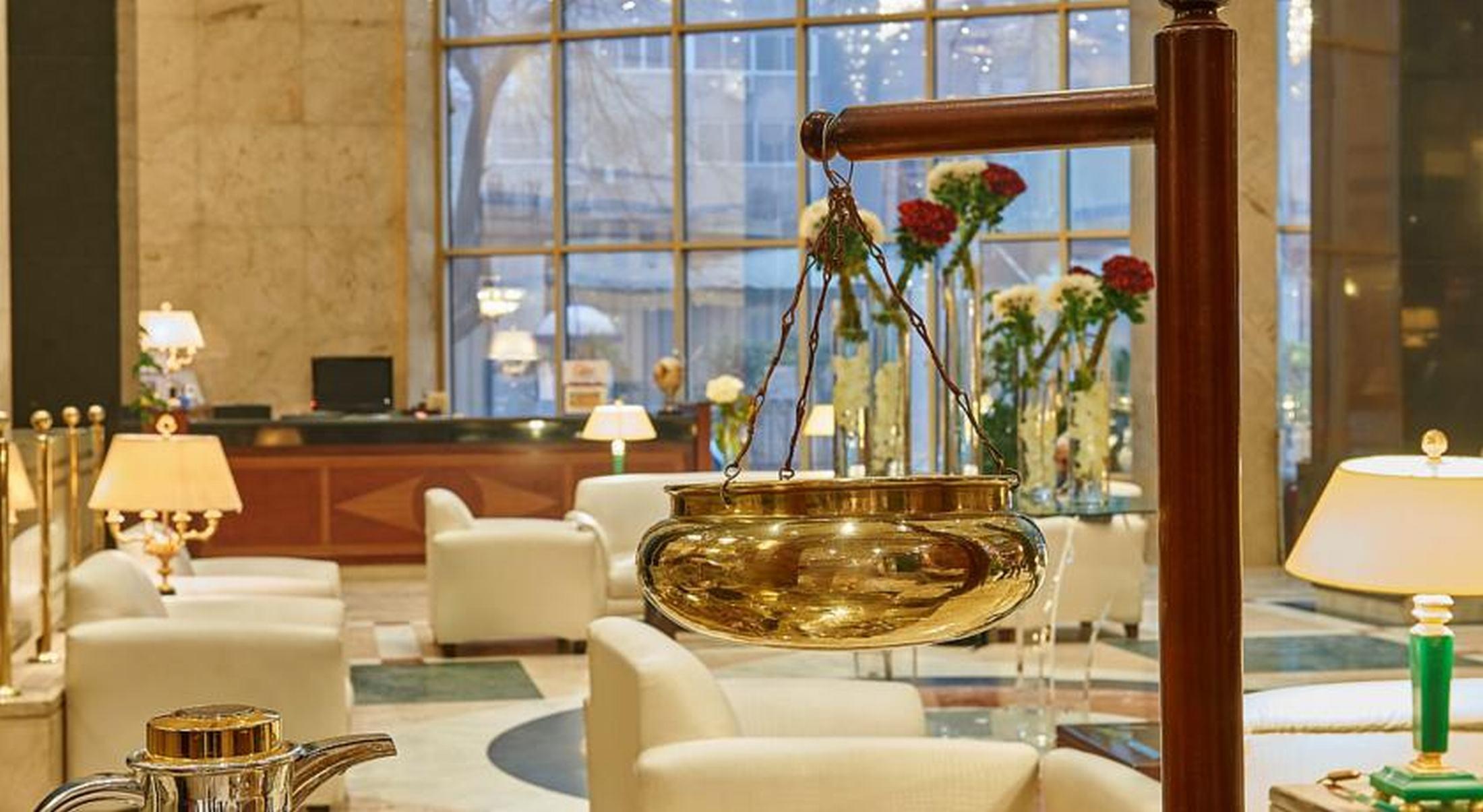 โรงแรมซาเฟอไคโร Giza ภายนอก รูปภาพ The lobby of the hotel