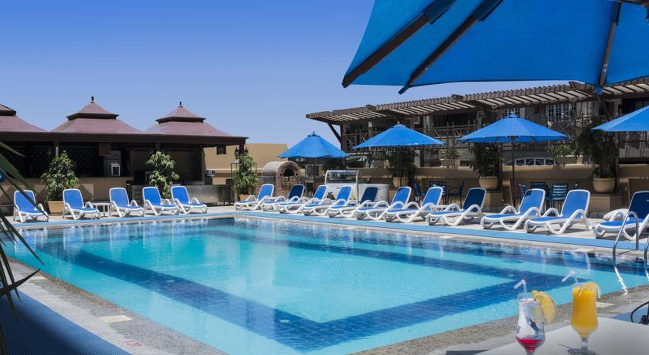 โรงแรมซาเฟอไคโร Giza ภายนอก รูปภาพ The pool at the hotel