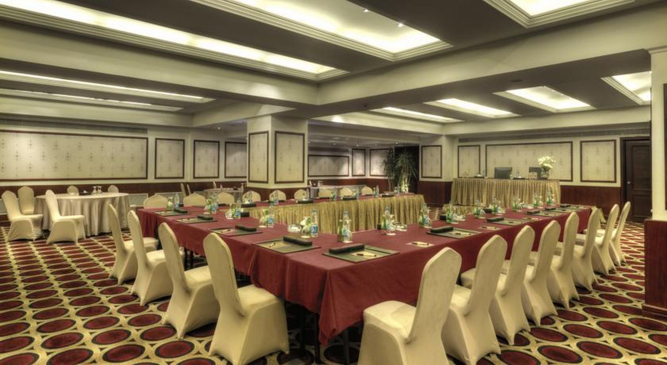 โรงแรมซาเฟอไคโร Giza ภายนอก รูปภาพ The Royal Meeting Room