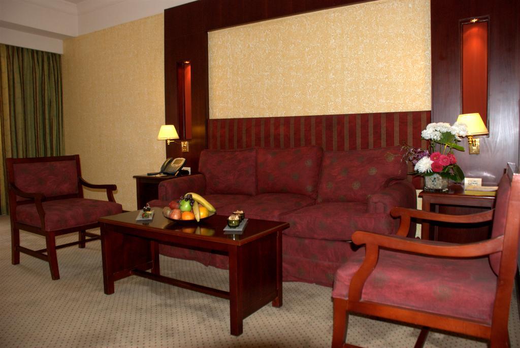 โรงแรมซาเฟอไคโร Giza ห้อง รูปภาพ A suite at the hotel