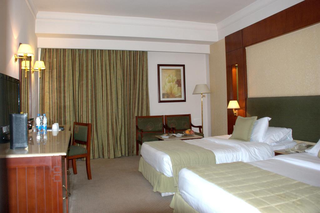 โรงแรมซาเฟอไคโร Giza ภายนอก รูปภาพ A room at the hotel